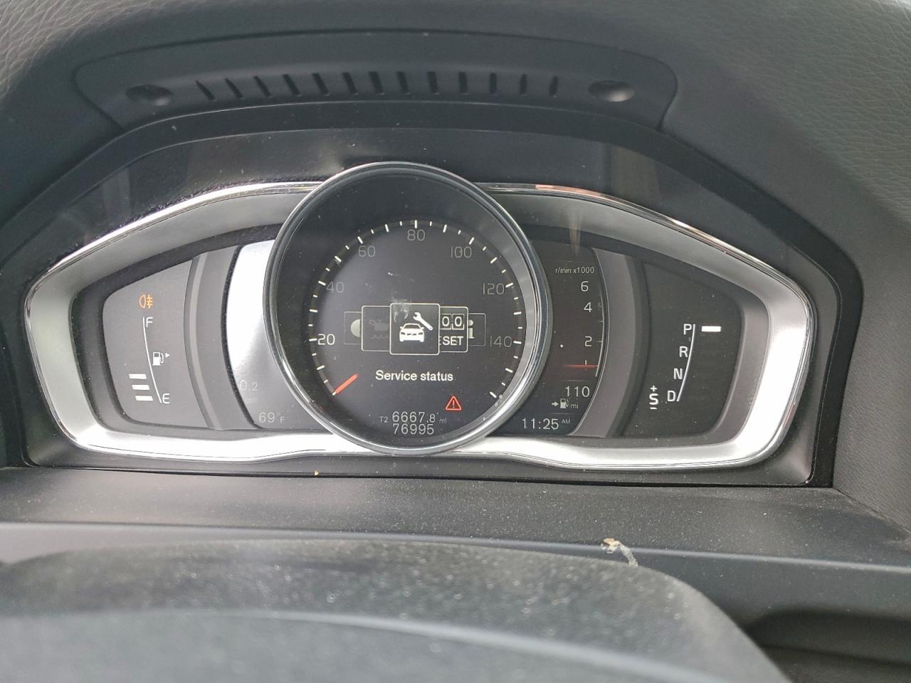 2018 VOLVO V60
