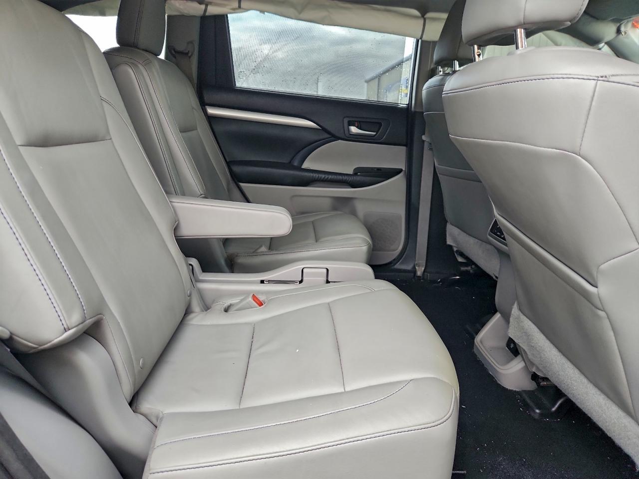 2015 TOYOTA HIGHLANDER