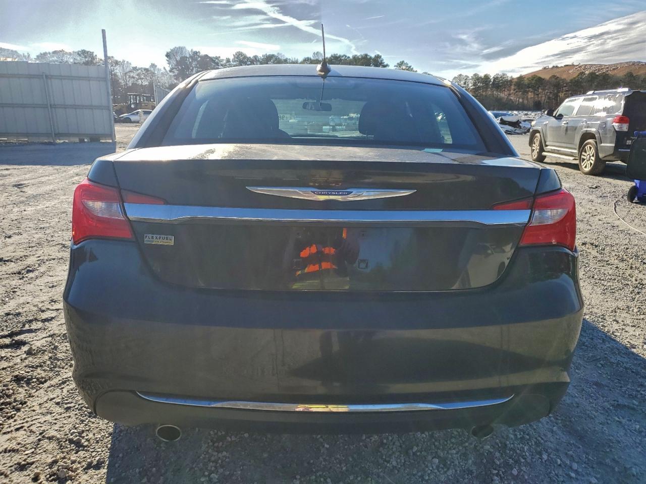 2013 CHRYSLER 200