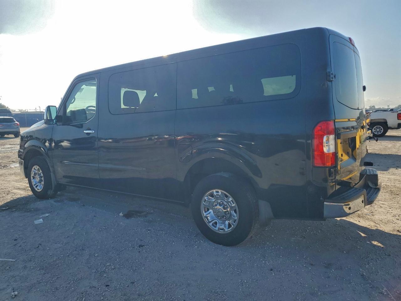 2017 NISSAN NV3500