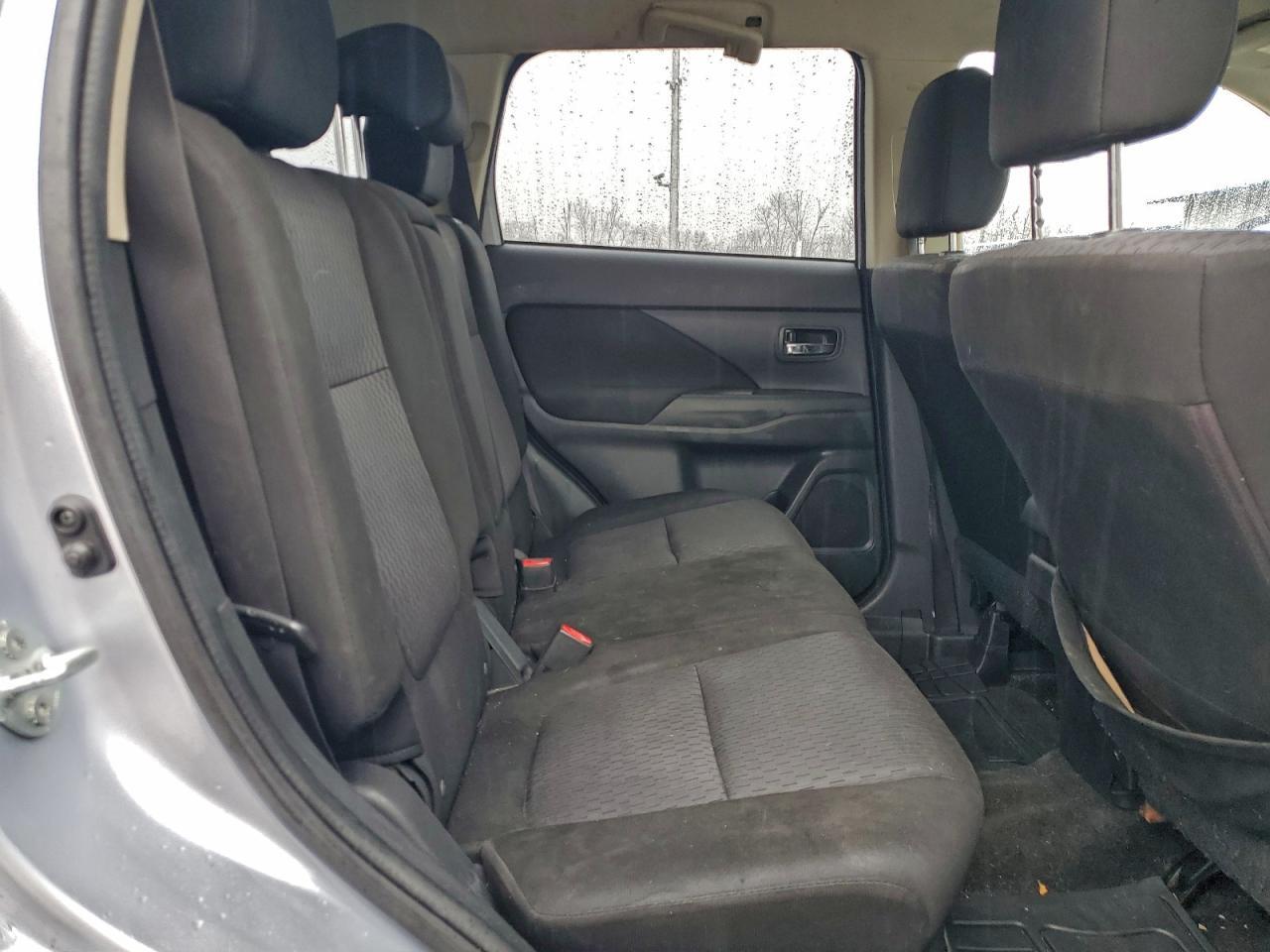 2014 MITSUBISHI outlander