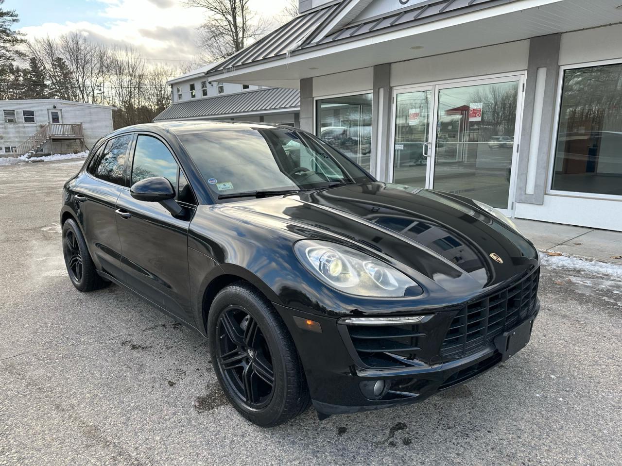 2016 PORSCHE Macan