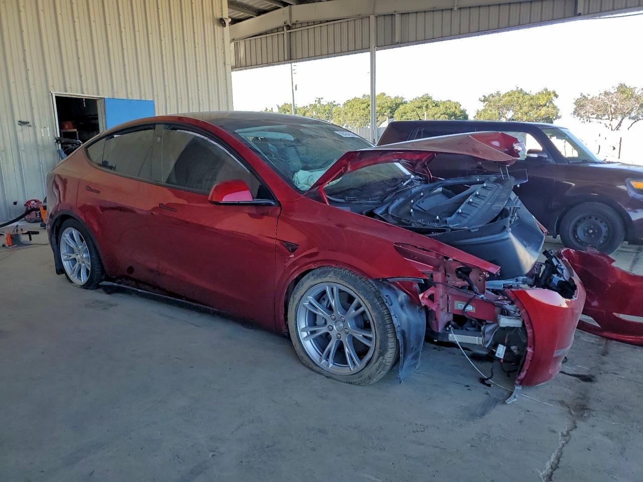 2024 TESLA MODEL Y