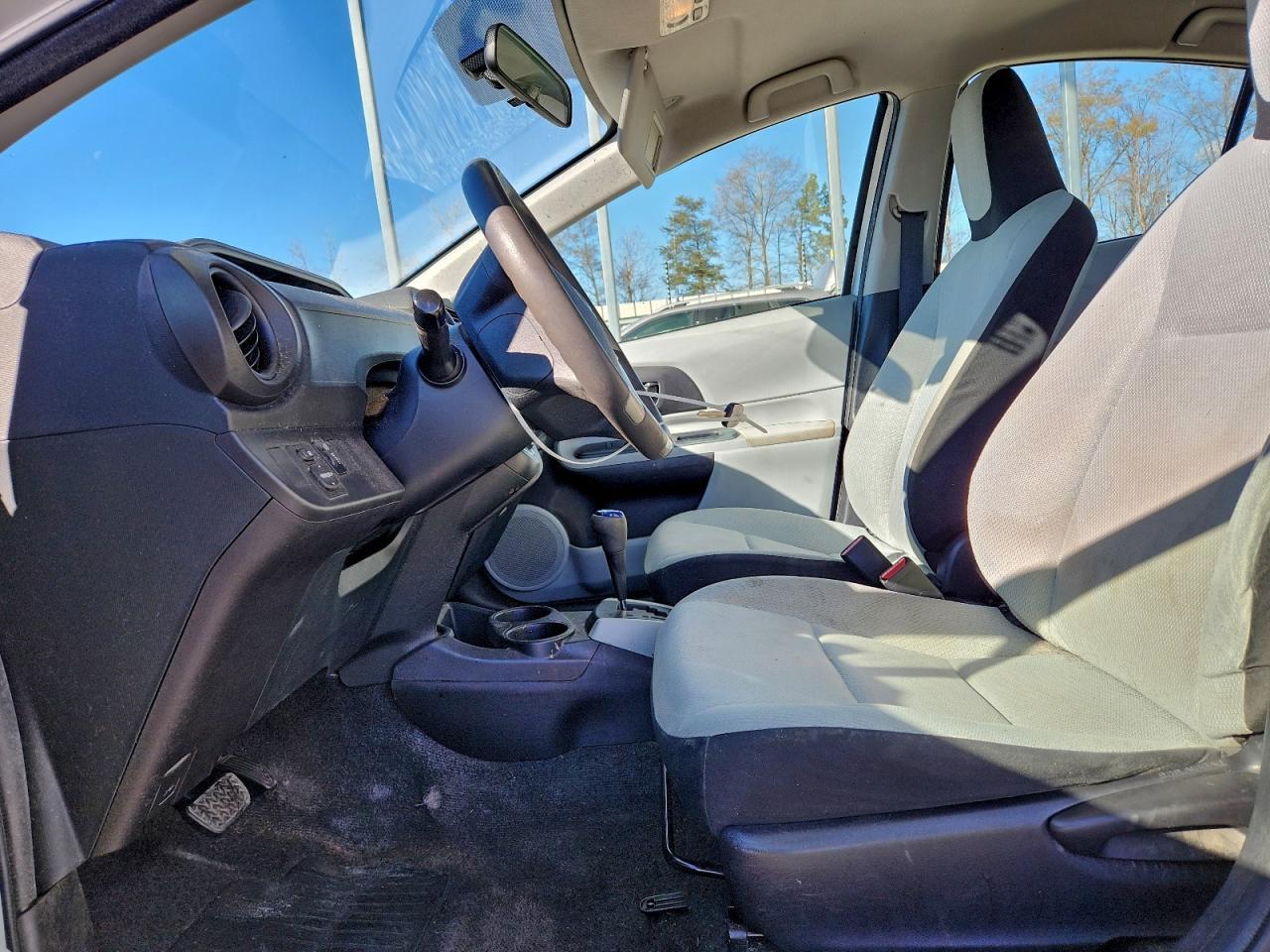 2012 TOYOTA Prius c