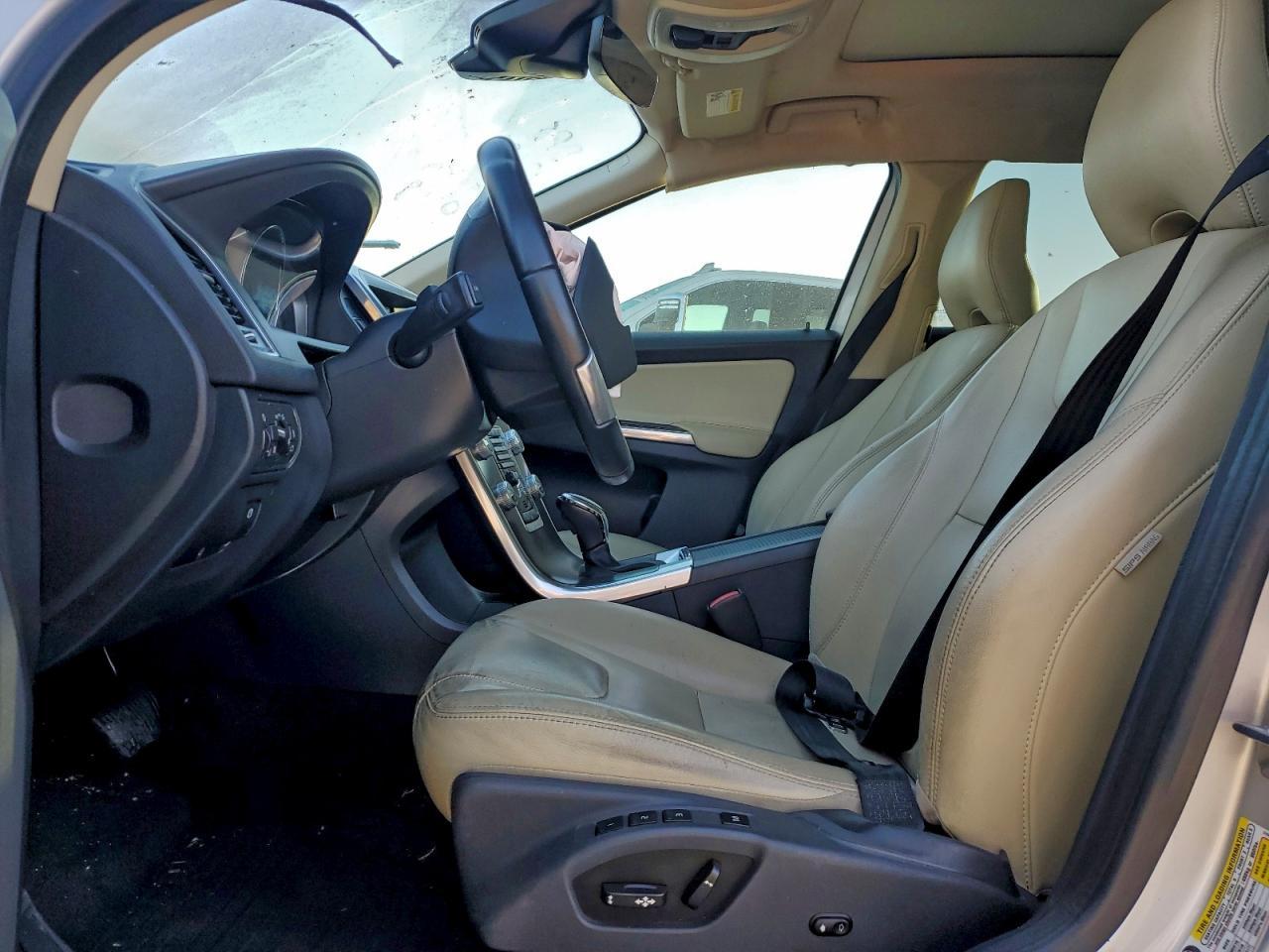 2016 VOLVO XC60