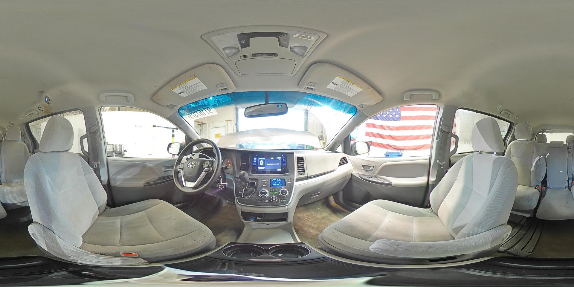 2017 TOYOTA SIENNA