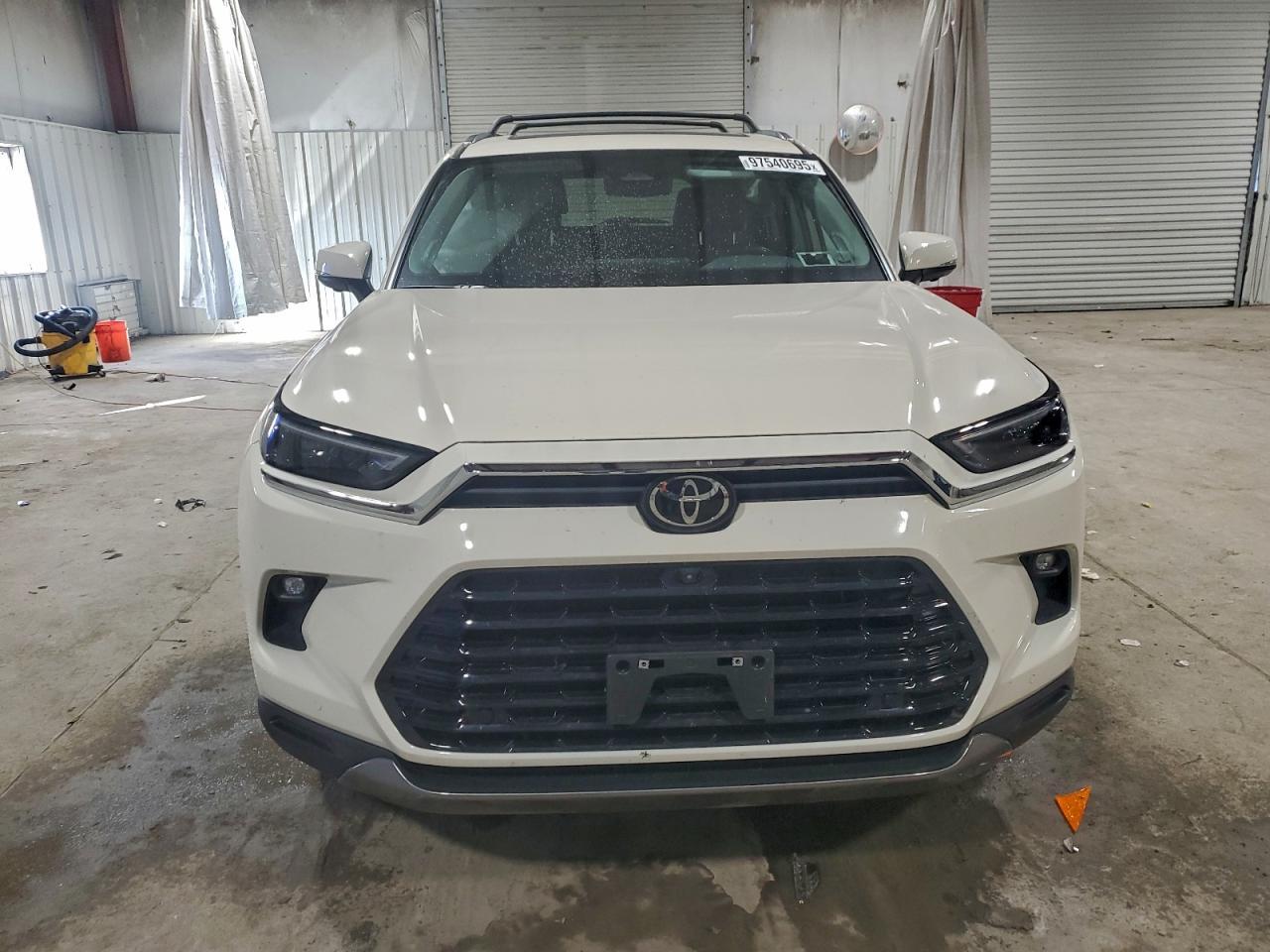 2024 TOYOTA HIGHLANDER