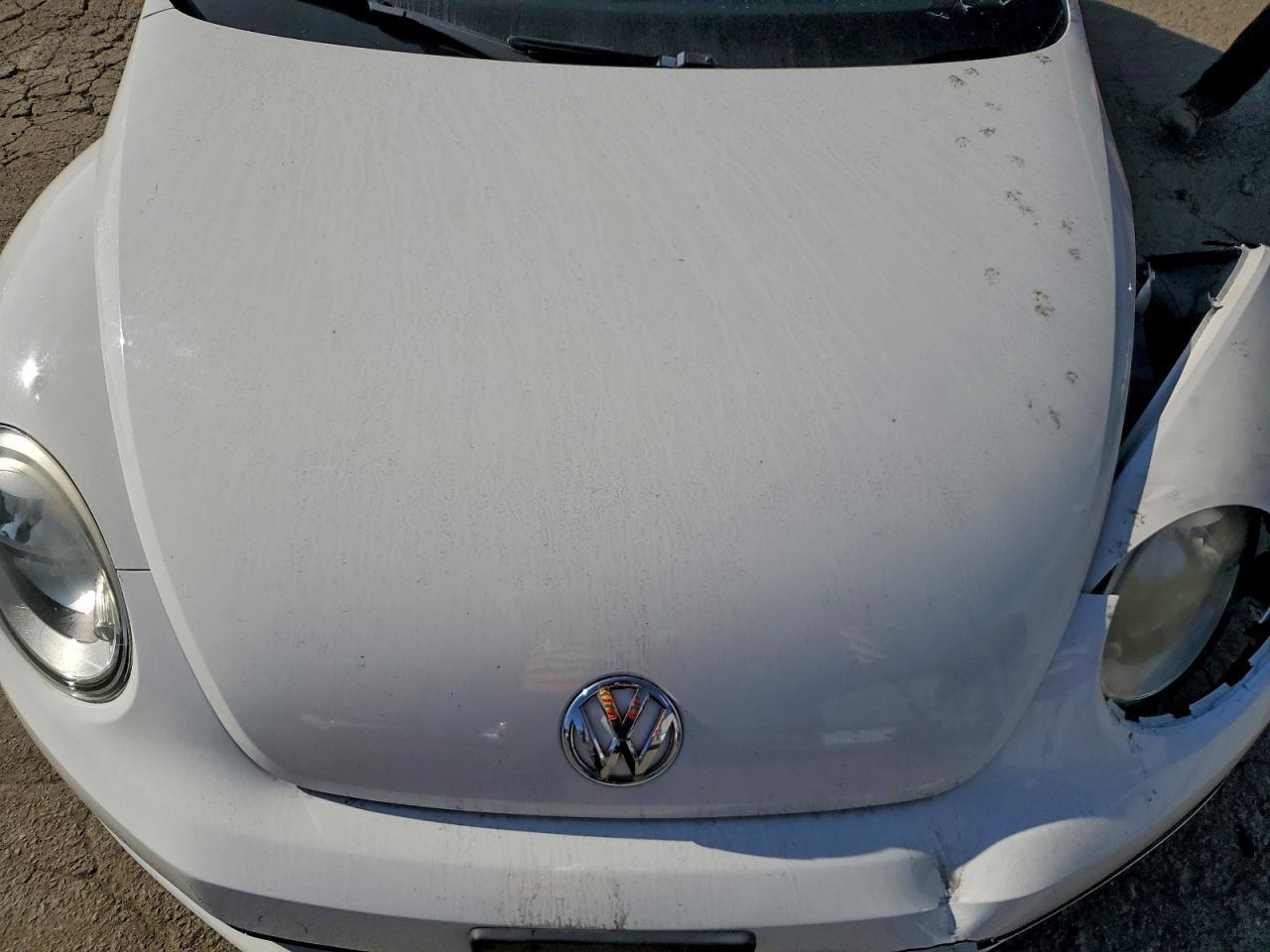 2012 VOLKSWAGEN Beetle