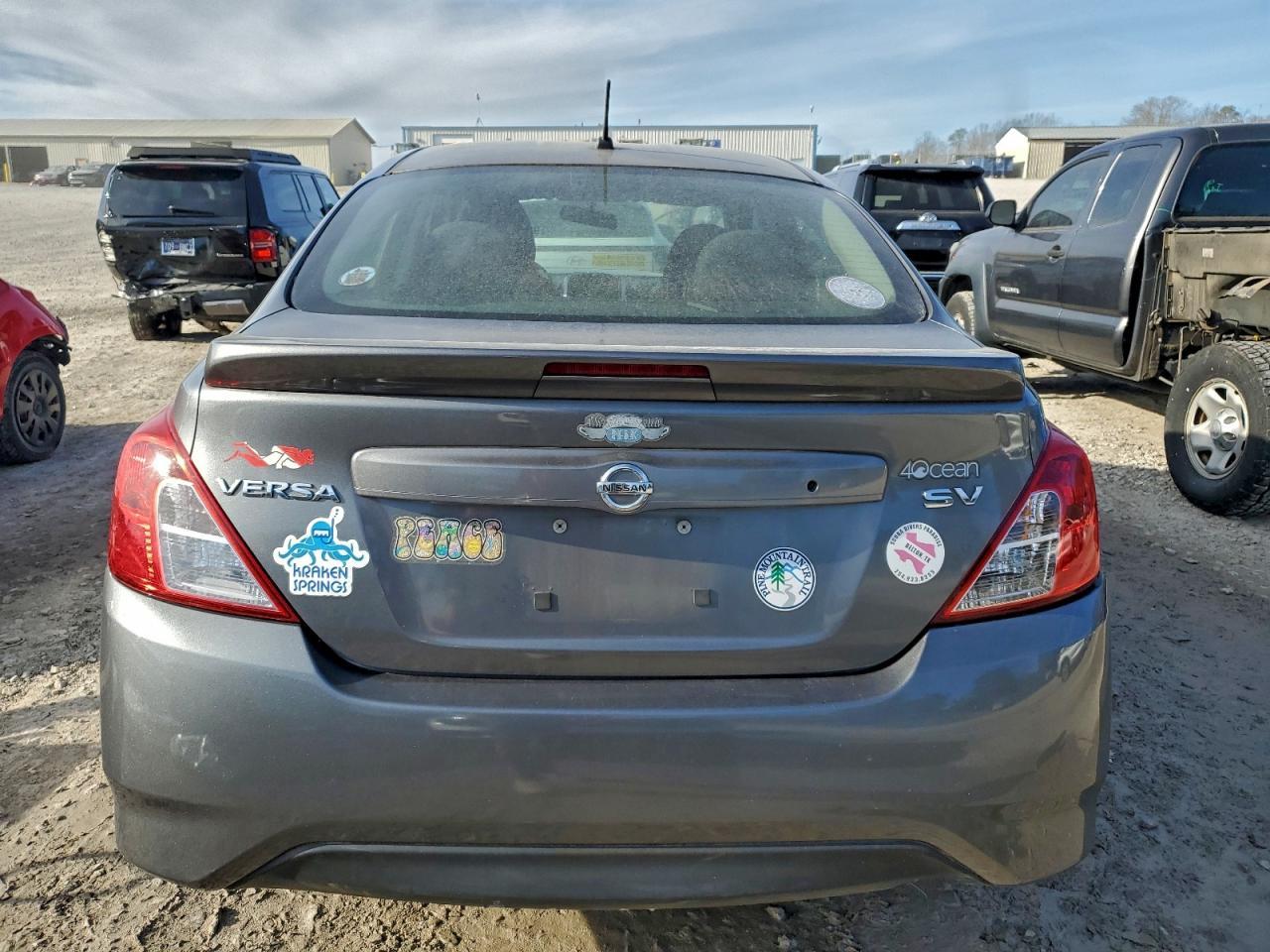 2017 NISSAN VERSA