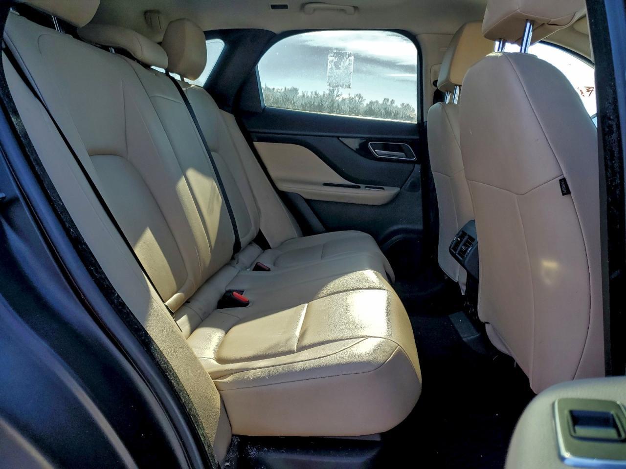 2017 JAGUAR F-Pace
