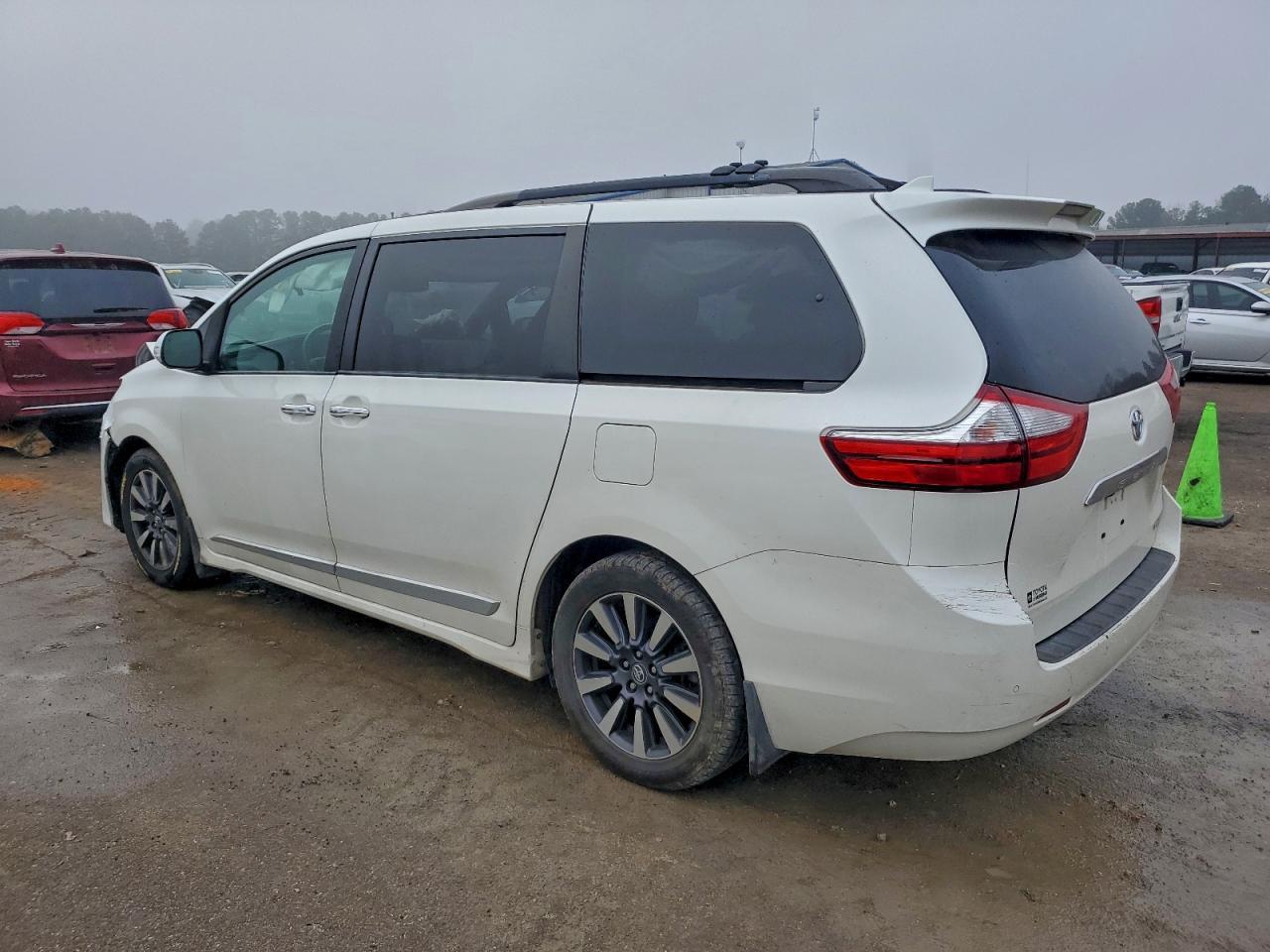 2018 TOYOTA SIENNA