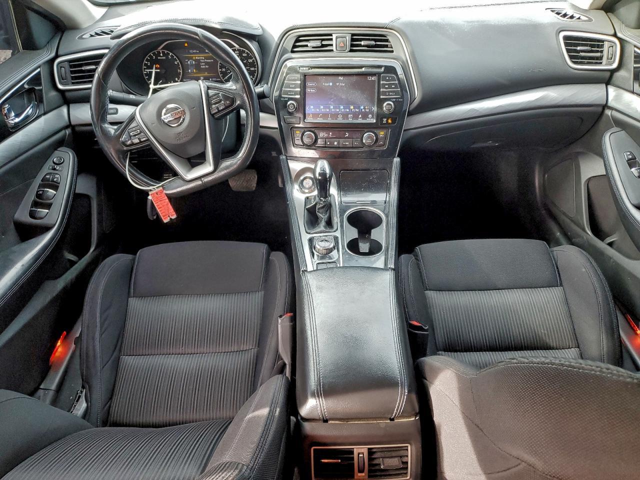 2017 NISSAN Maxima
