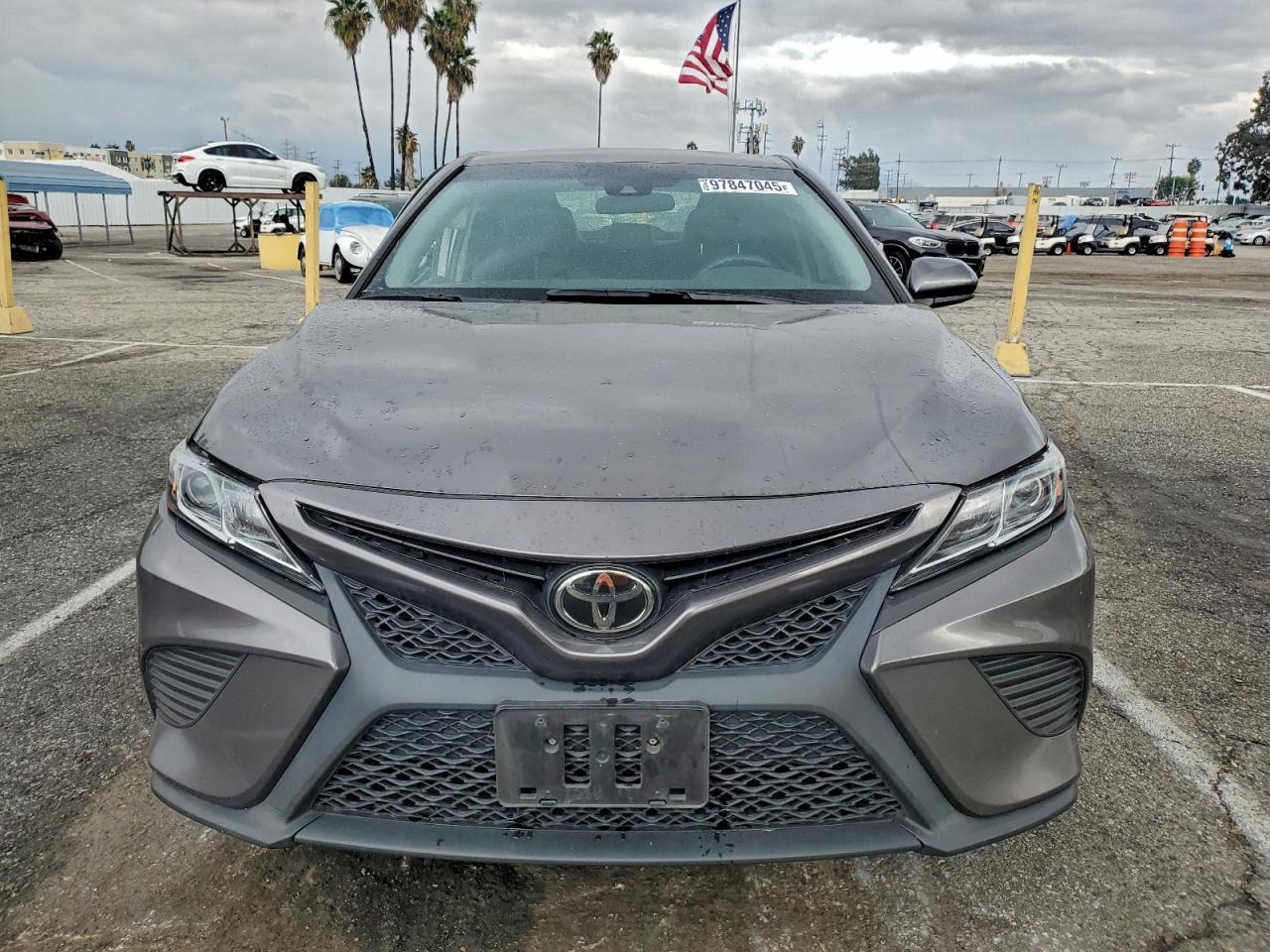 2018 TOYOTA CAMRY