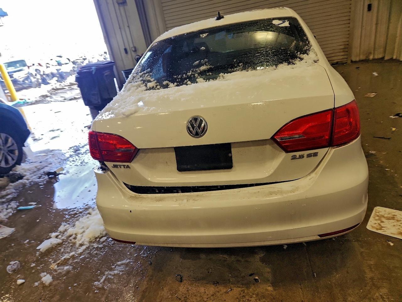 2011 VOLKSWAGEN JETTA