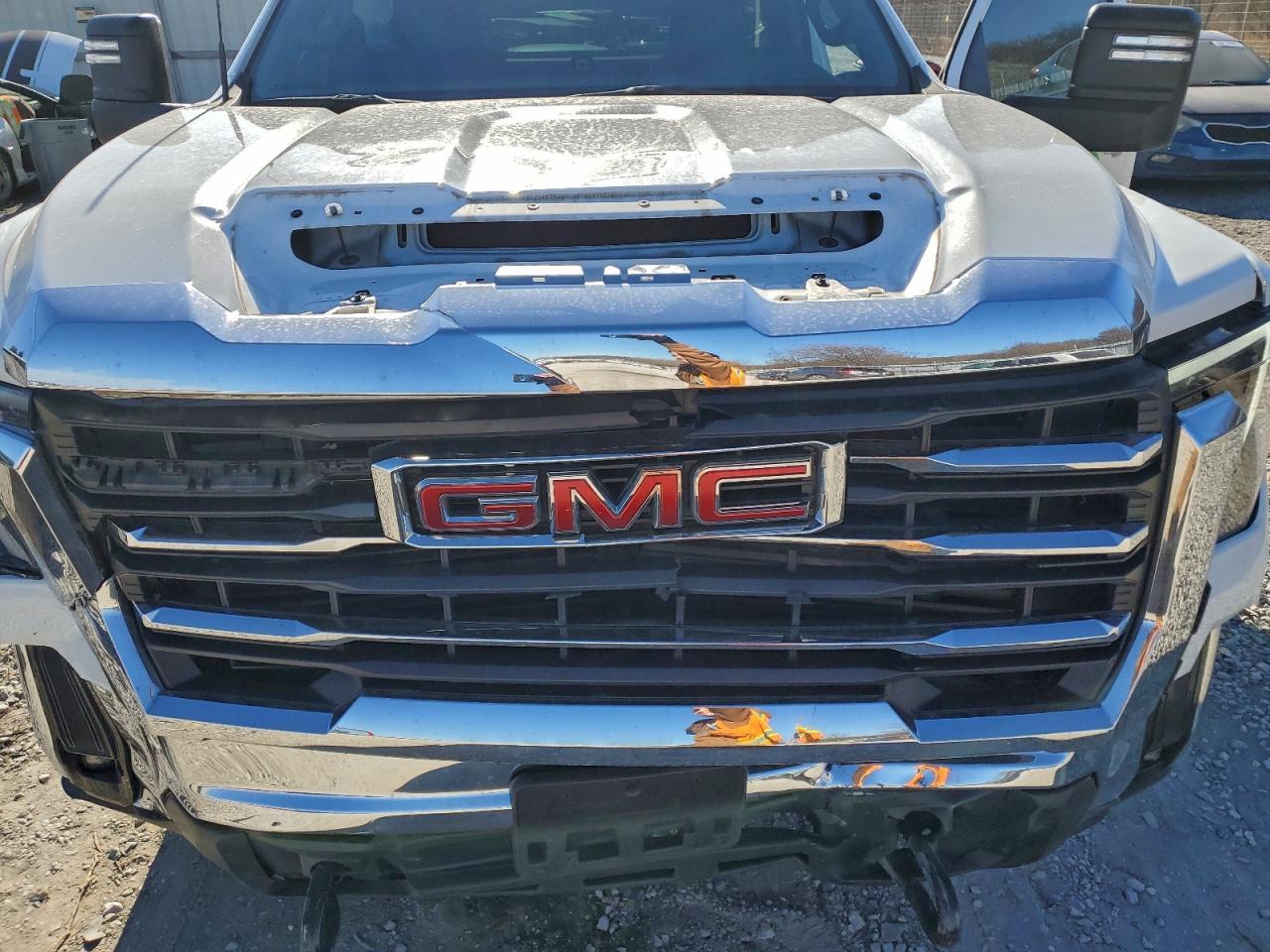 2024 GMC Sierra
