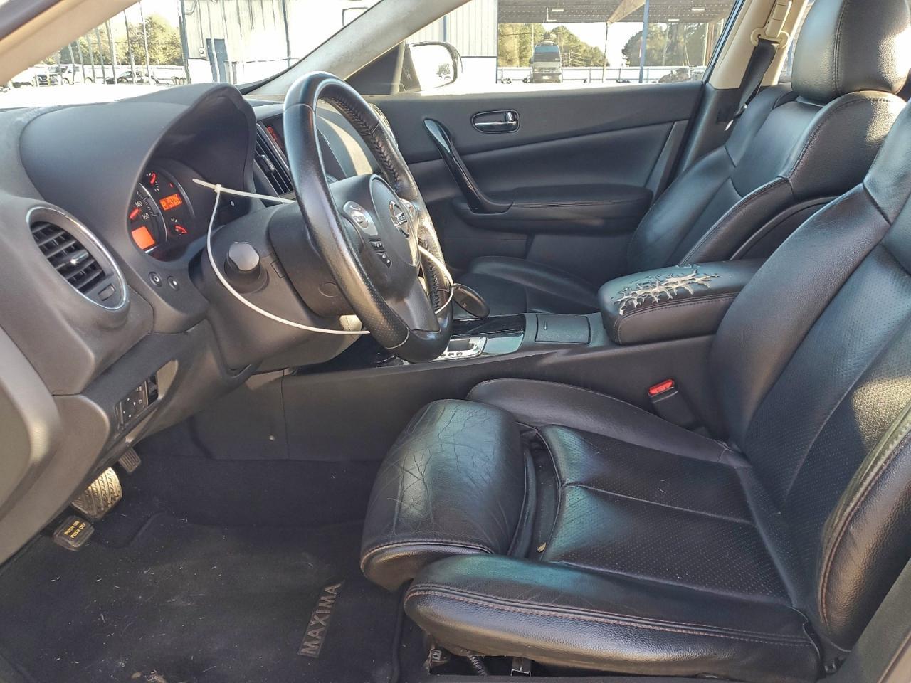 2011 NISSAN Maxima