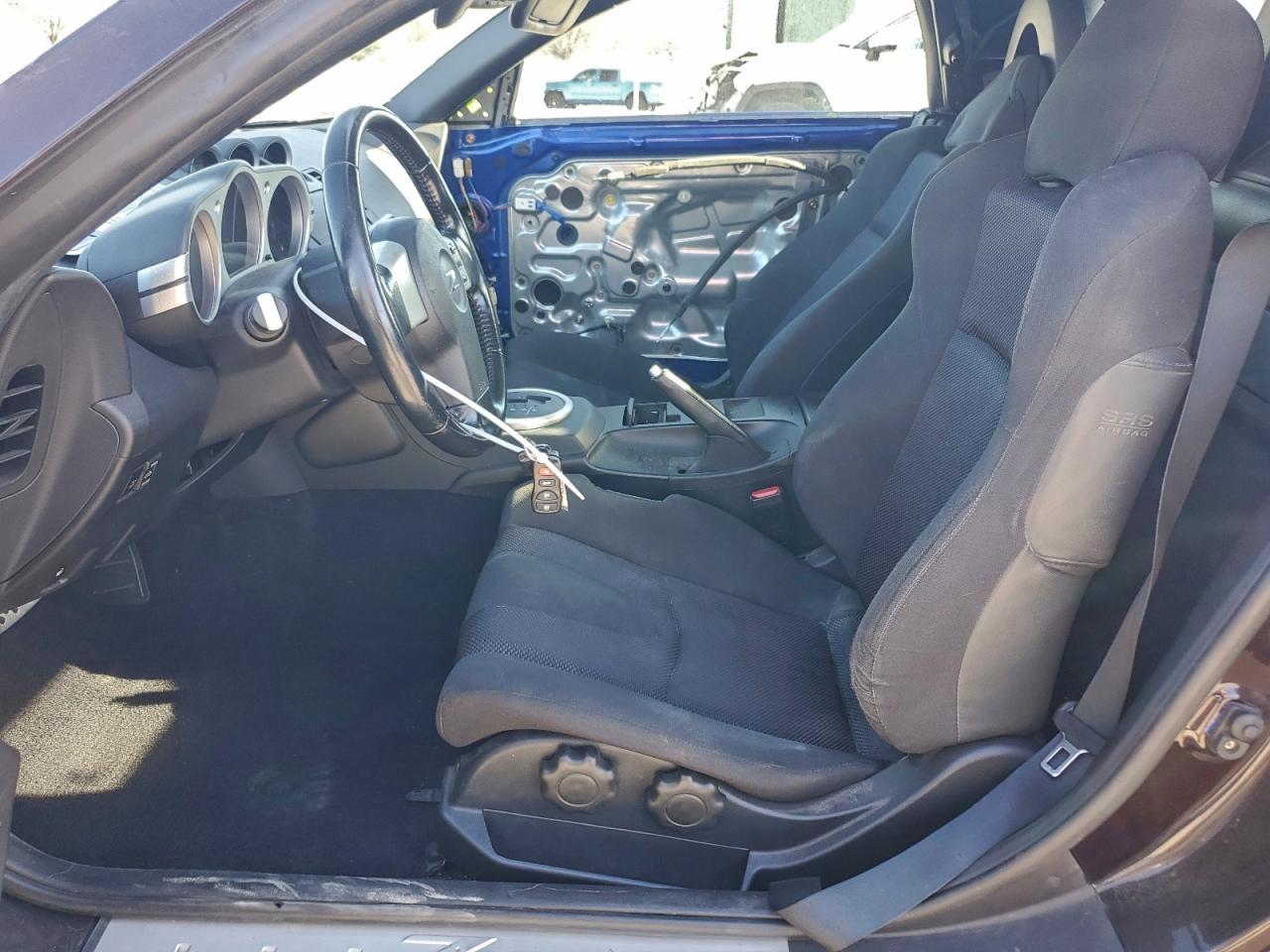 2004 NISSAN Z