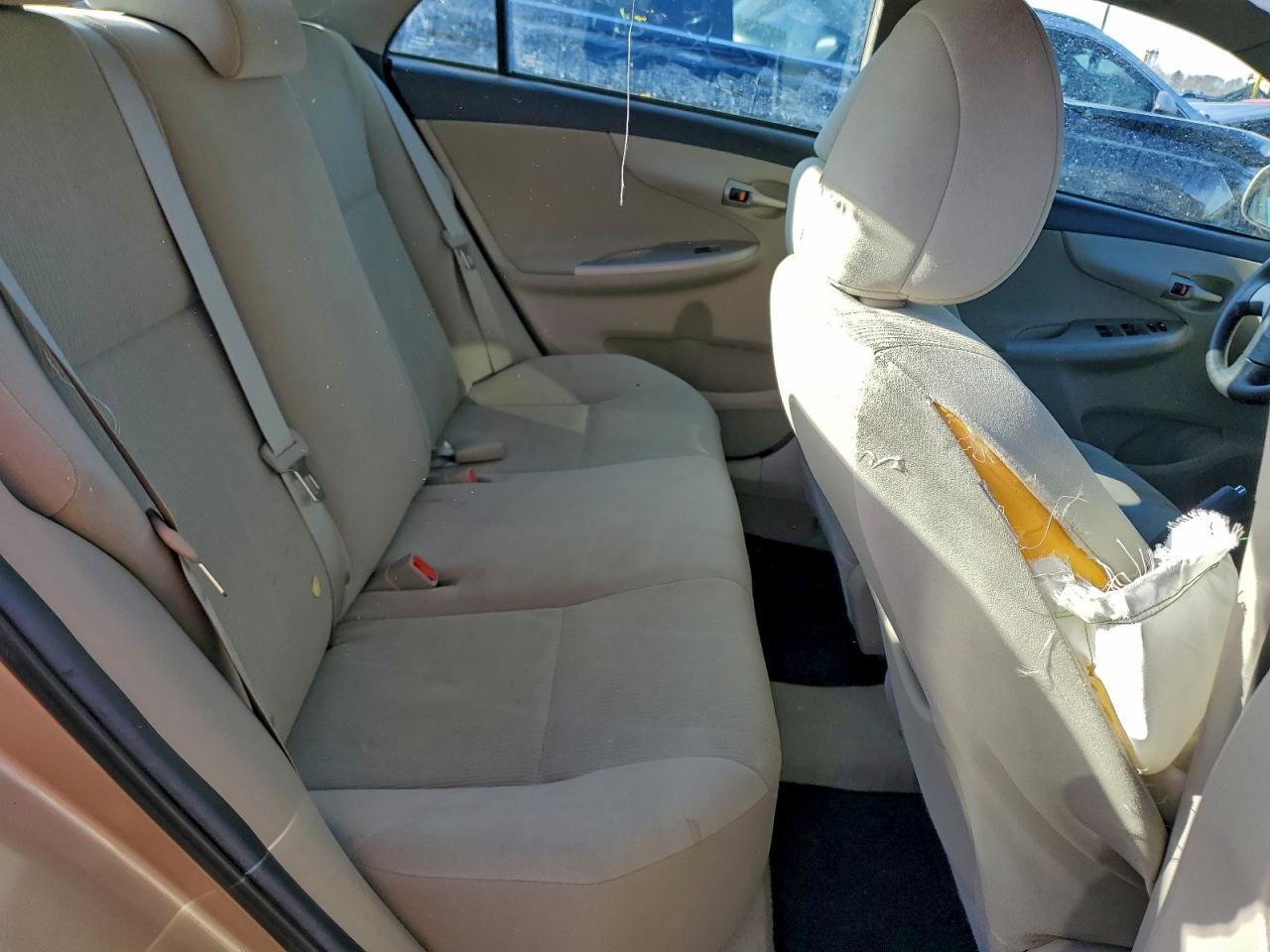 2011 TOYOTA COROLLA
