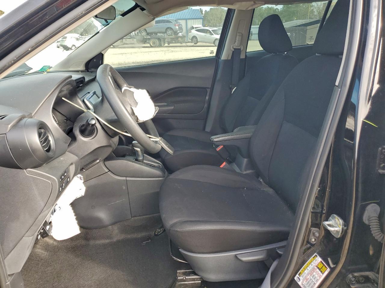 2023 NISSAN KICKS