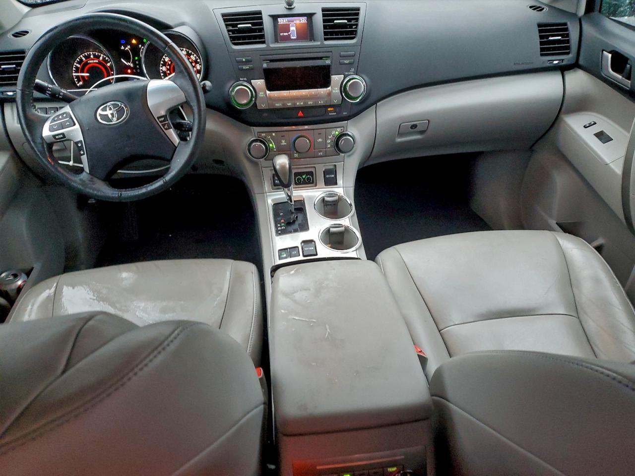2012 TOYOTA HIGHLANDER