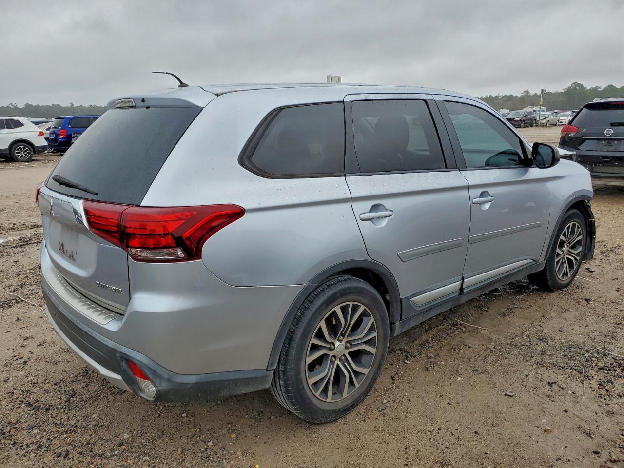 2016 MITSUBISHI outlander