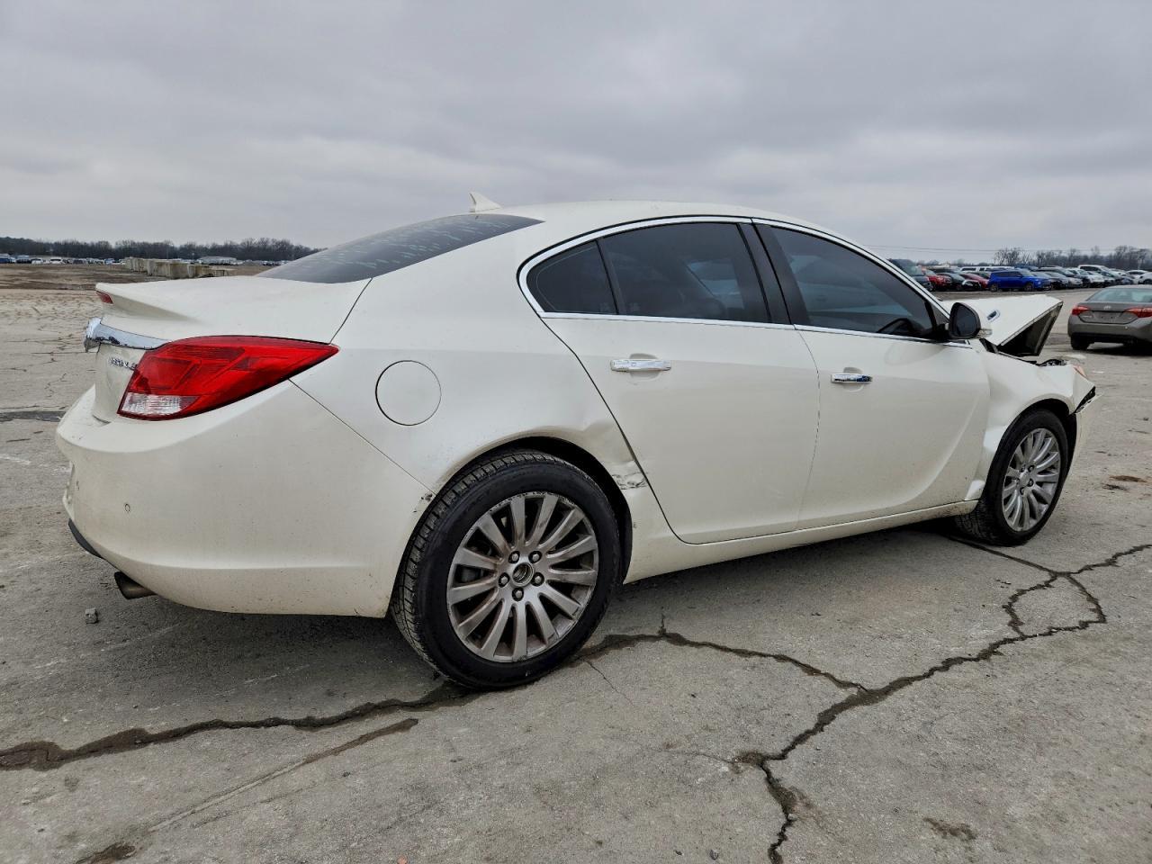 2013 BUICK Regal