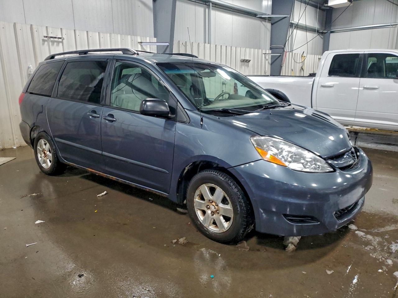 2008 TOYOTA SIENNA