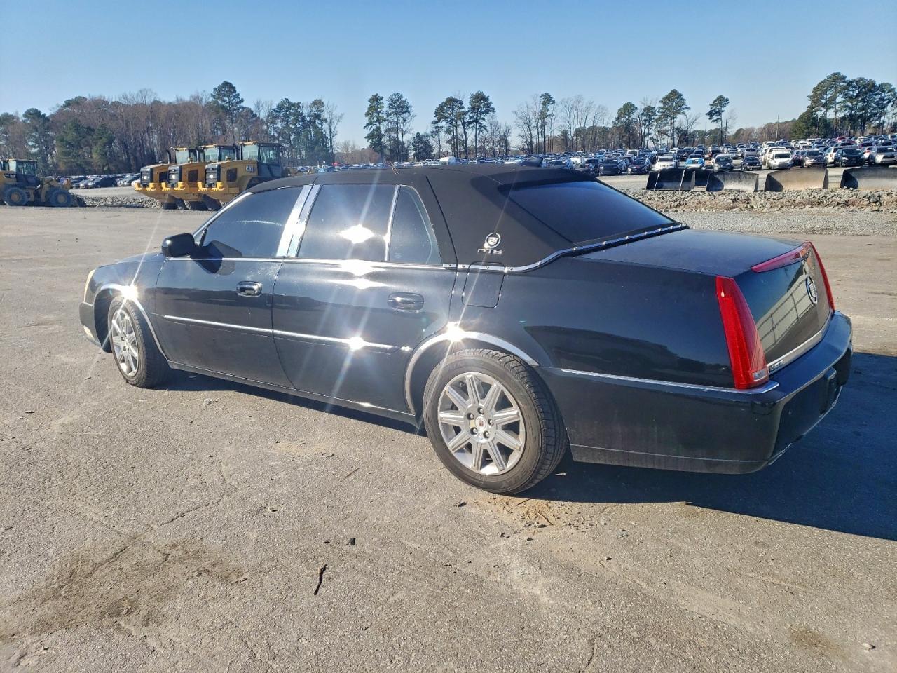 2011 CADILLAC DTS