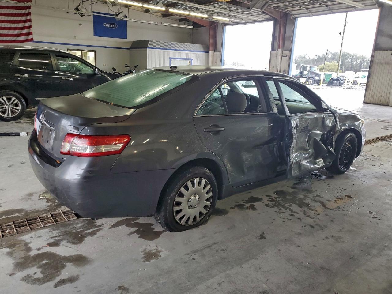 2011 TOYOTA CAMRY