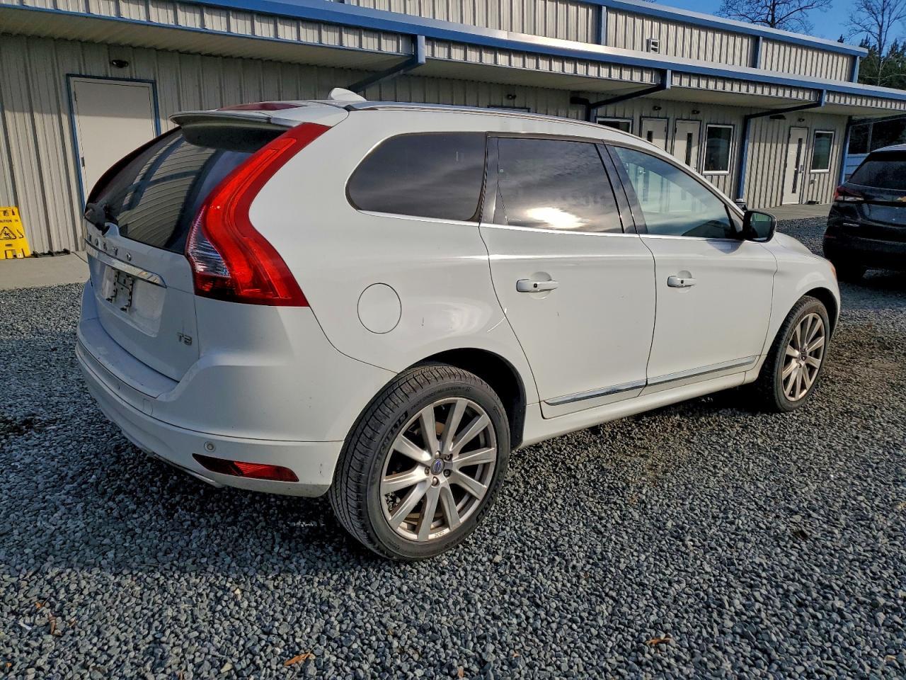 2017 VOLVO XC60