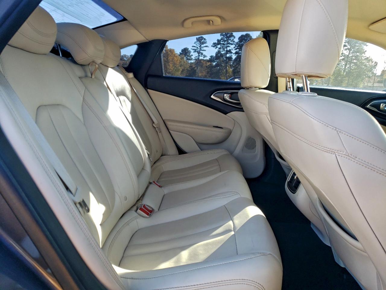 2015 CHRYSLER 200