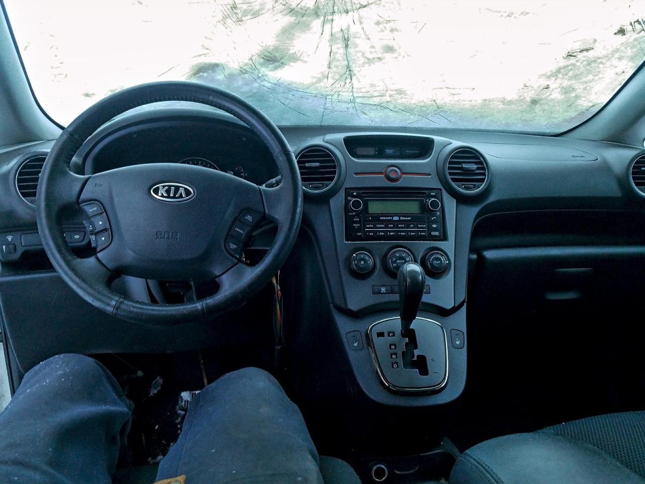 2012 KIA RONDO