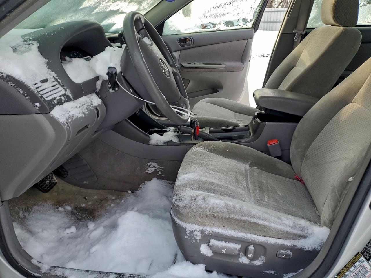 2004 TOYOTA CAMRY