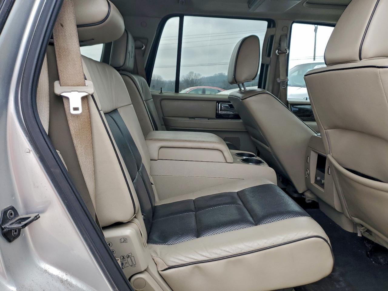 2010 LINCOLN Navigator
