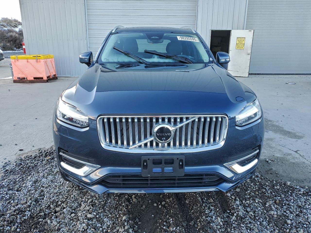 2025 VOLVO XC90