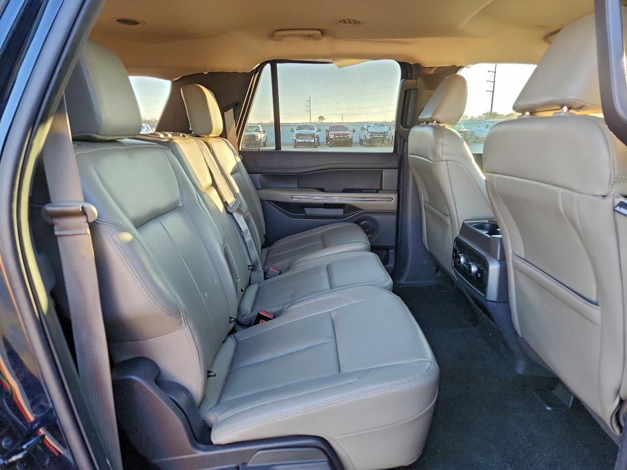 2021 FORD Expedition