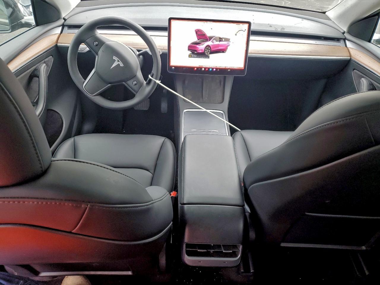 2024 TESLA MODEL Y