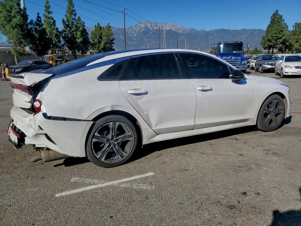 2022 KIA K5
