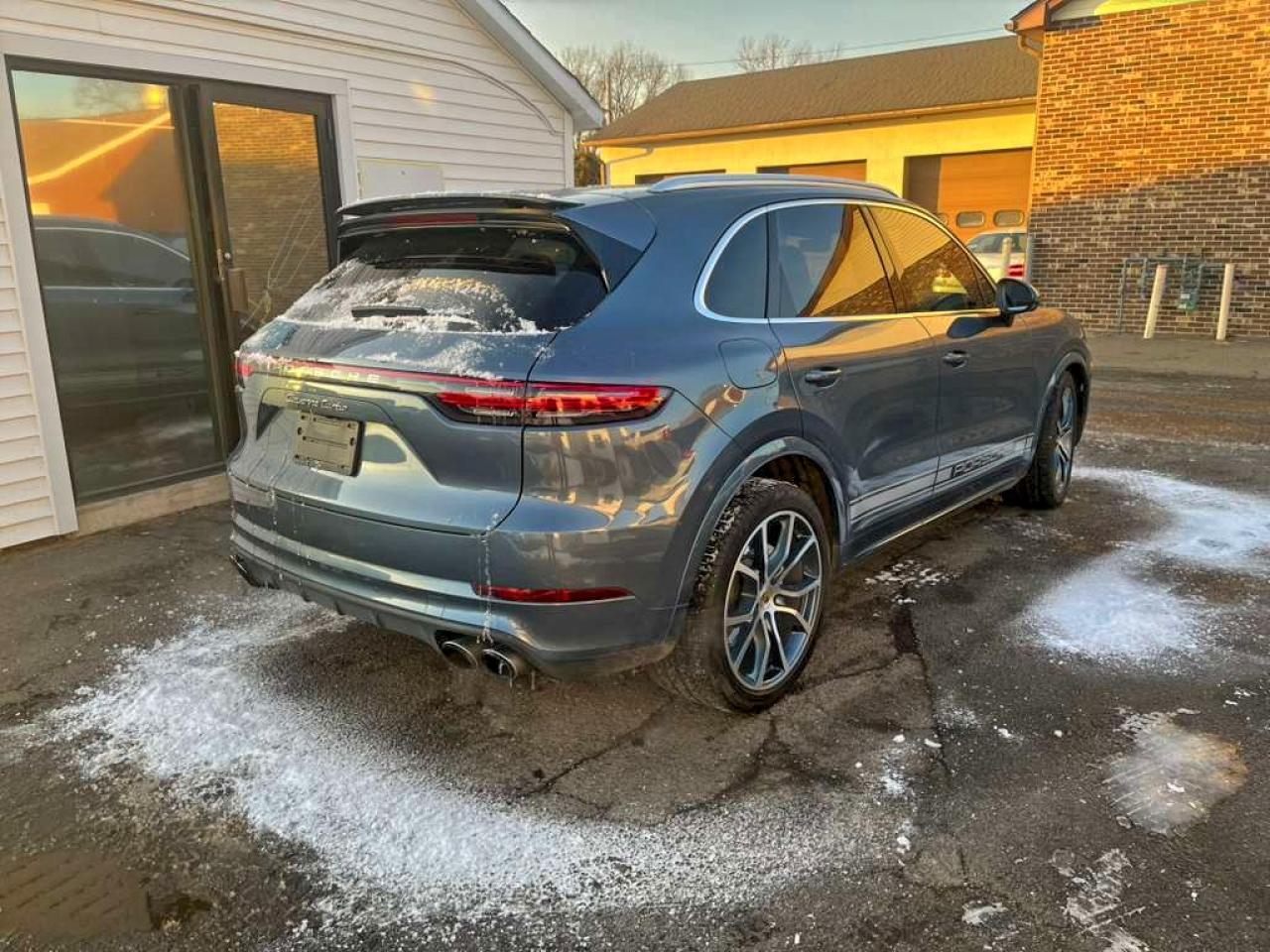 2020 PORSCHE CAYENNE