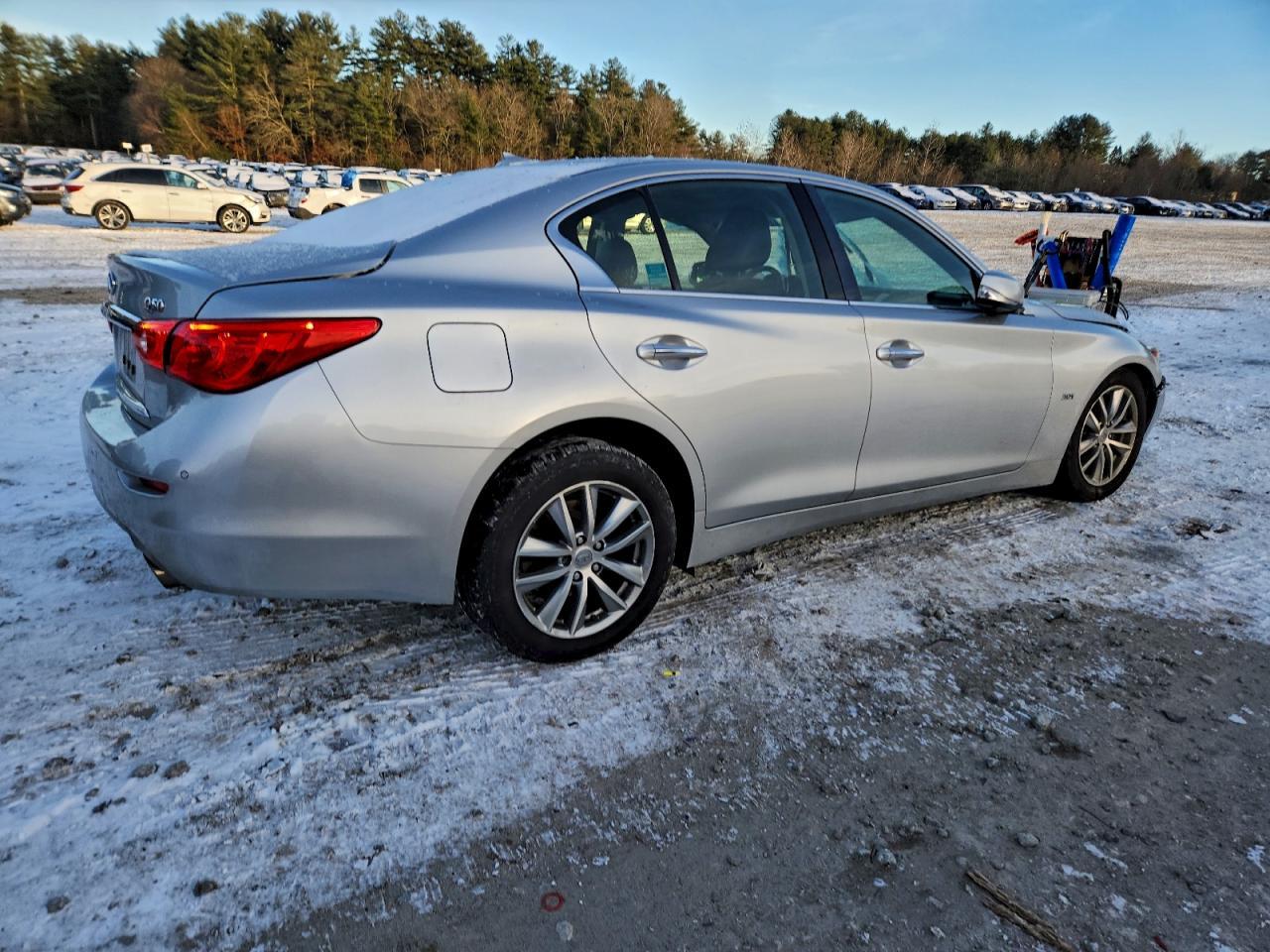 2016 INFINITI Q50
