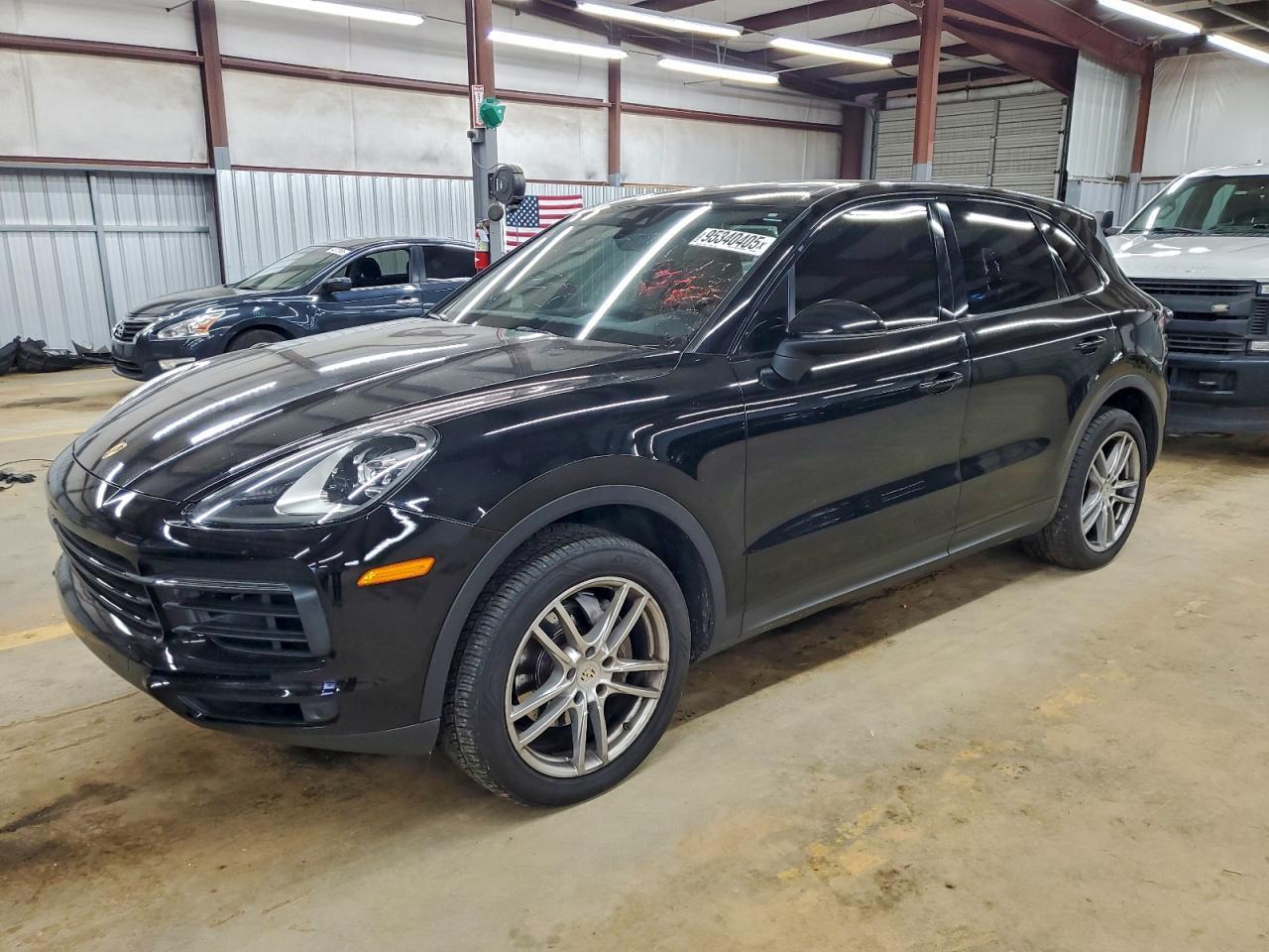2019 PORSCHE CAYENNE