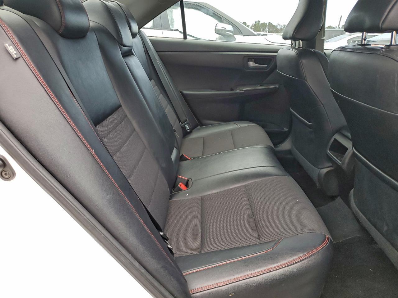 2016 TOYOTA CAMRY