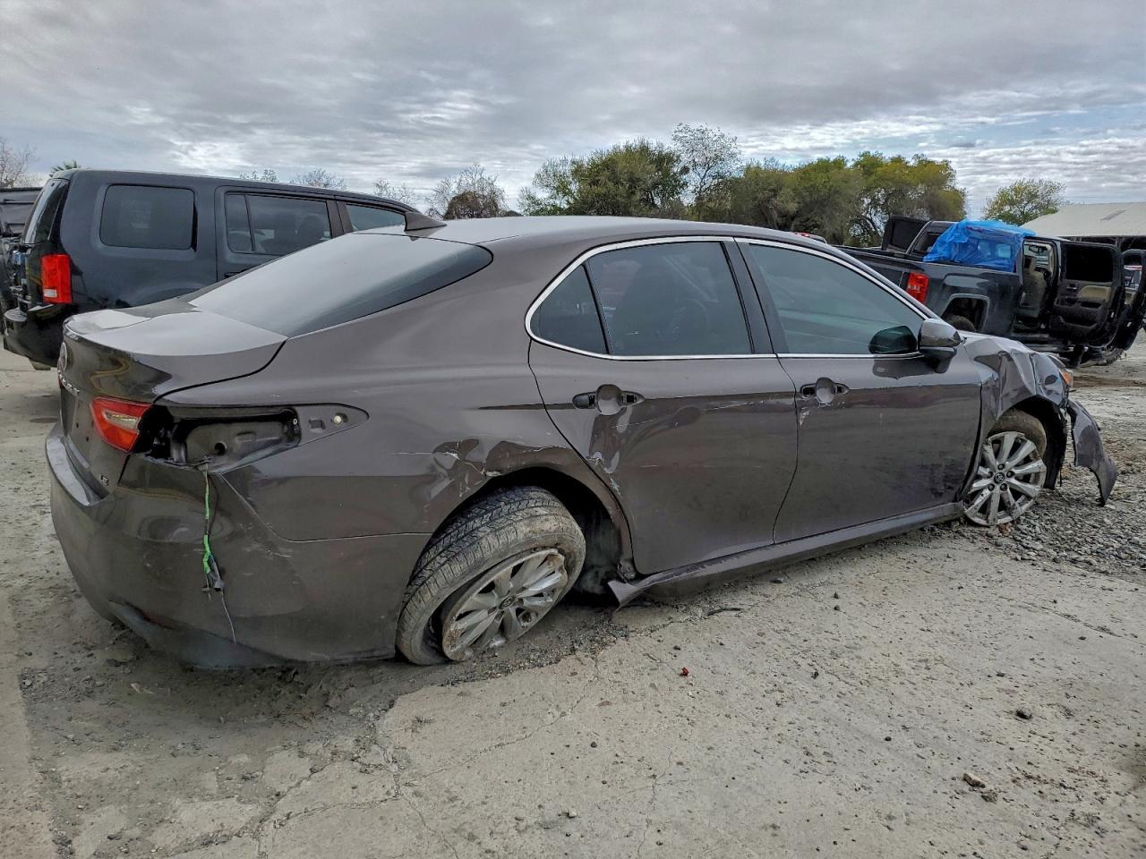 2019 TOYOTA CAMRY