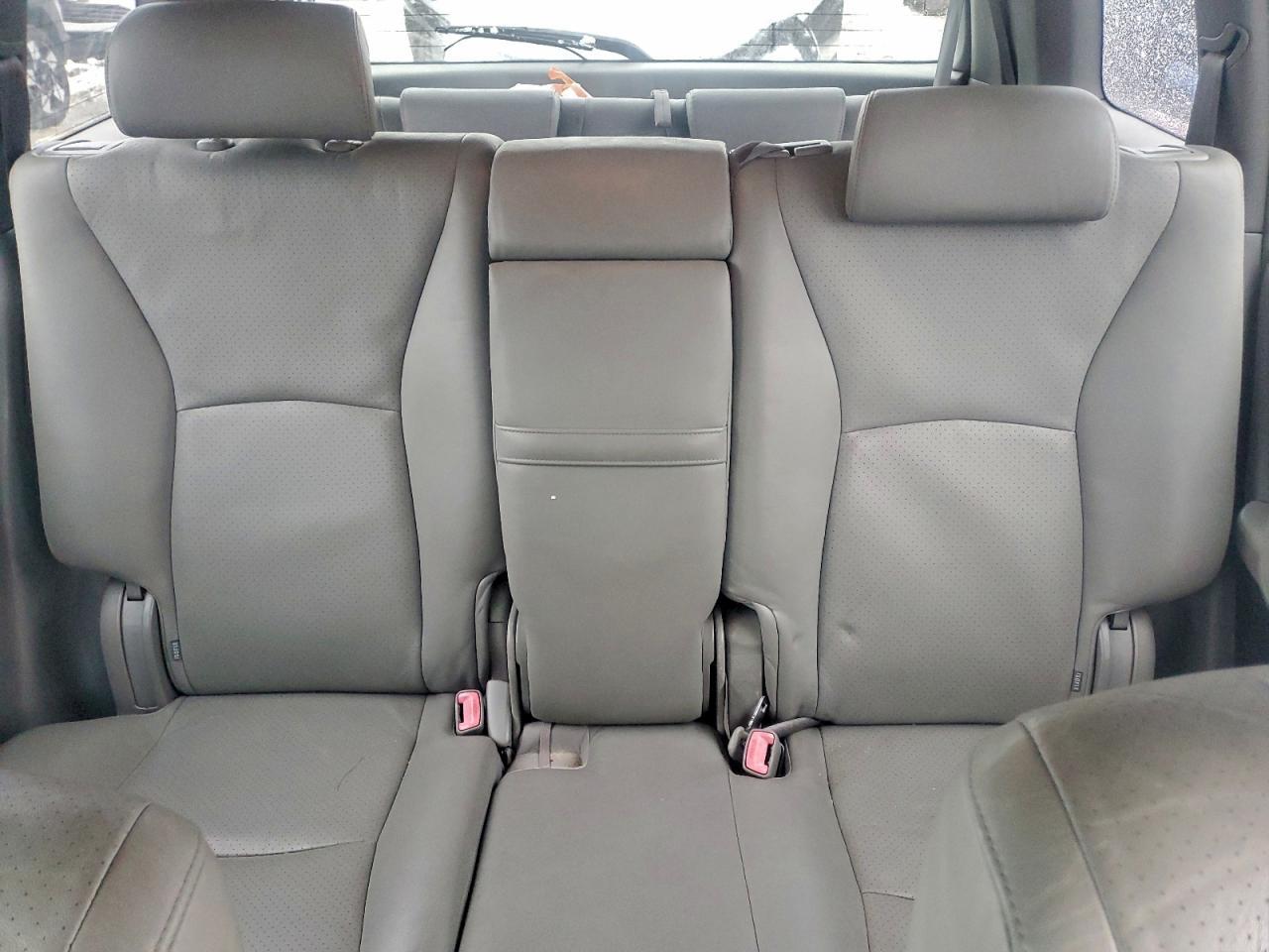 2004 TOYOTA HIGHLANDER