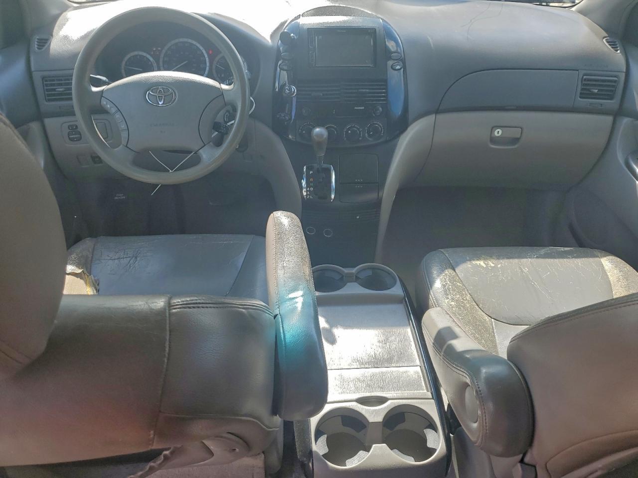 2005 TOYOTA SIENNA
