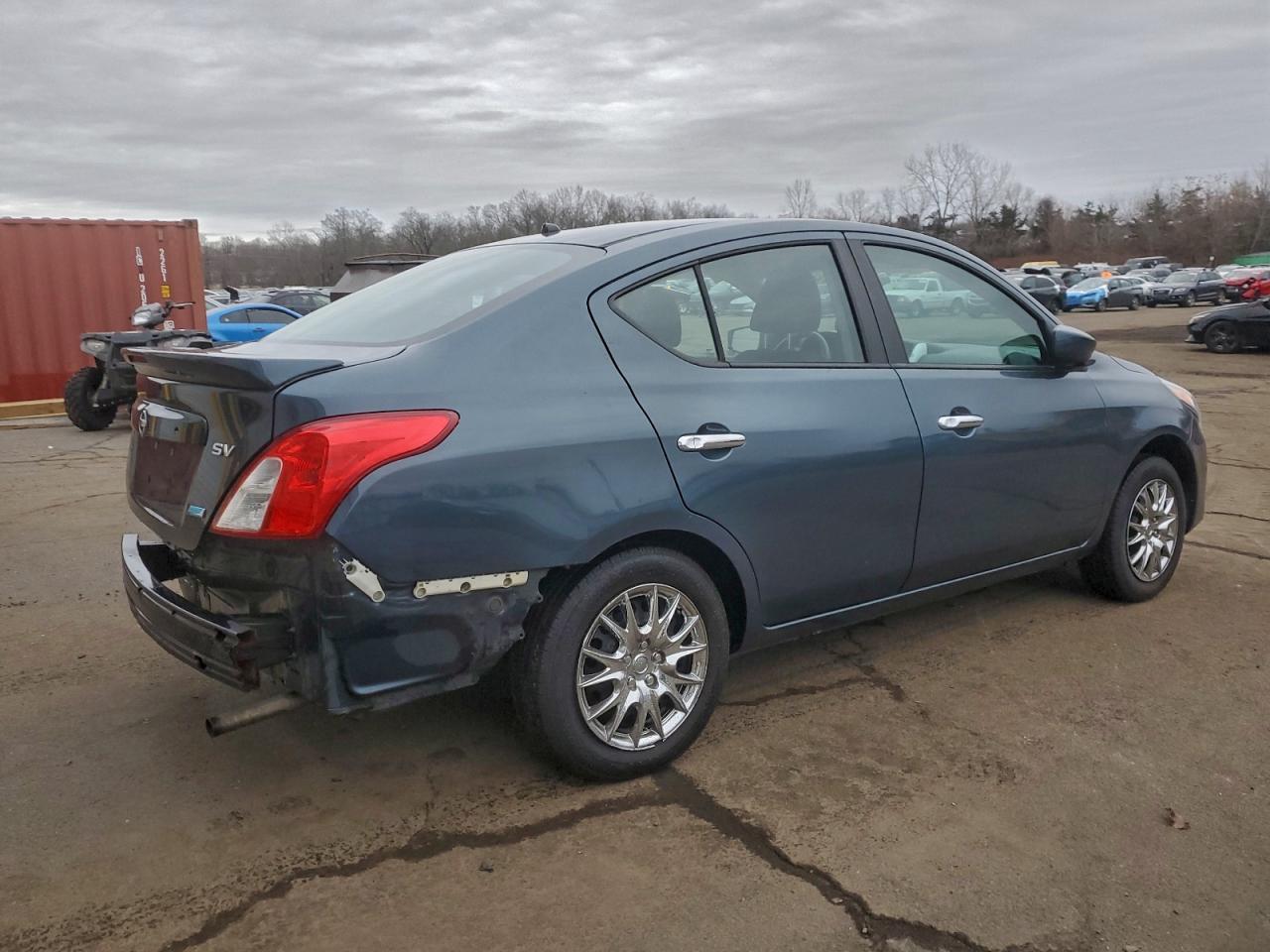 2015 NISSAN VERSA