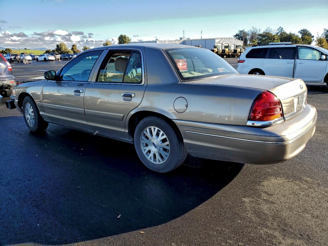 2003 FORD Crown Victoria