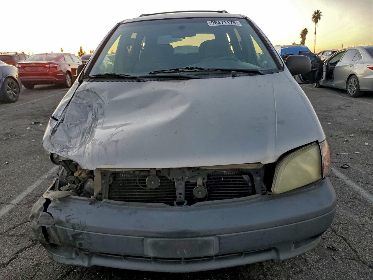 2001 TOYOTA SIENNA