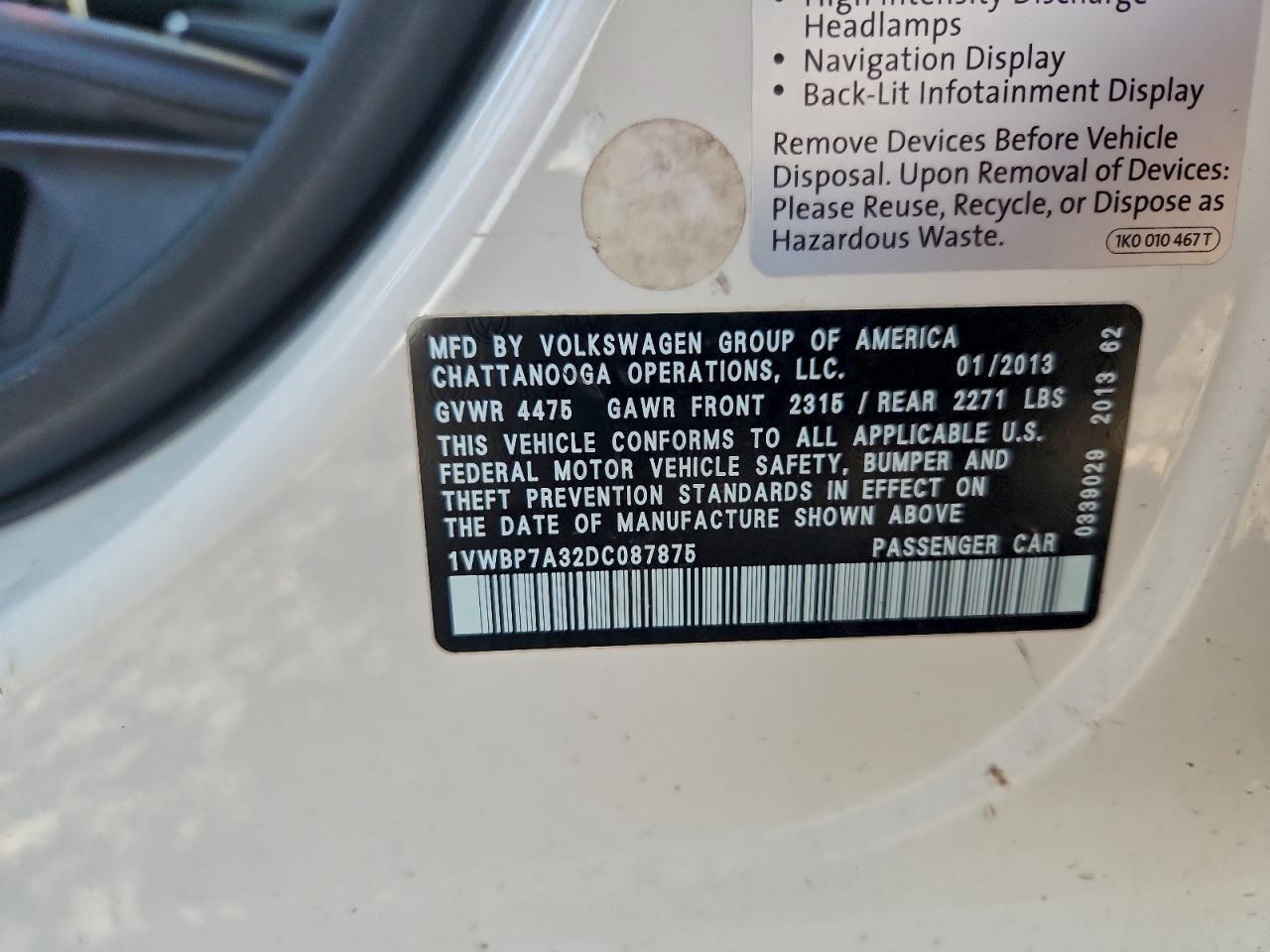 2013 VOLKSWAGEN Passat