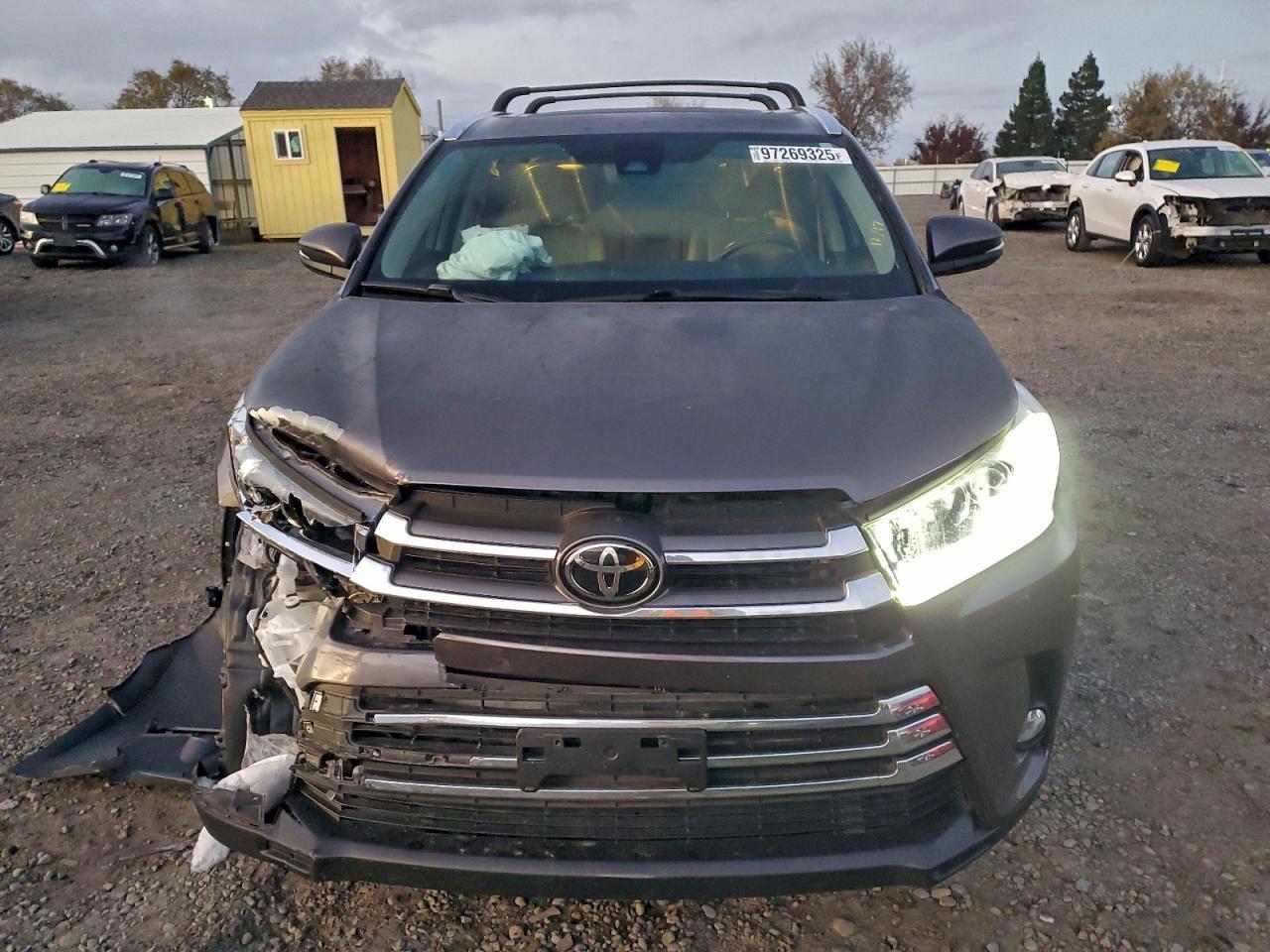 2018 TOYOTA HIGHLANDER
